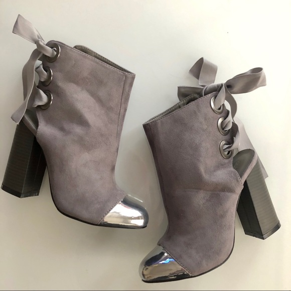 NWOB Olivia Miller Van Wyck Booties - Picture 2 of 7